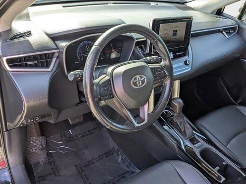 Used 2023 Toyota Corolla Cross XLE image 10