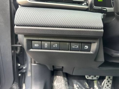 Used 2025 Toyota Camry SE w/ Convenience Package AWD/4WD image 29