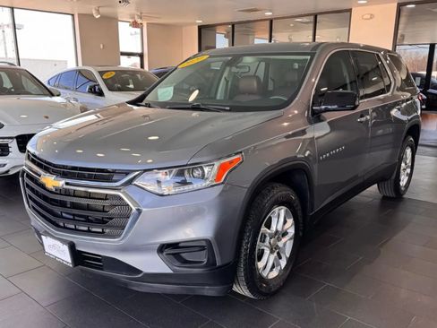 Used 2020 Chevrolet Traverse LS FWD image 1