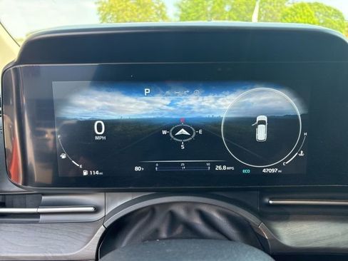 Used 2024 Kia Carnival SX image 3