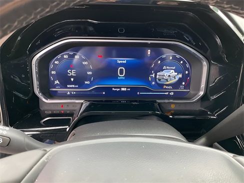 Used 2024 Chevrolet Silverado 2500 LT image 9