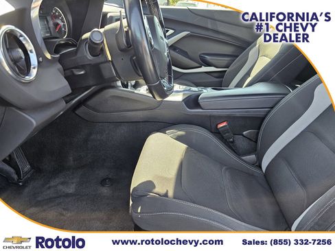 Used 2023 Chevrolet Camaro LT RWD image 15