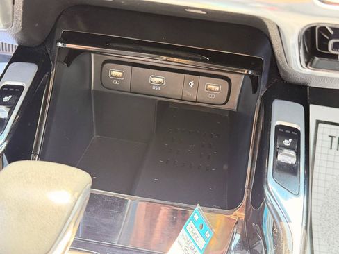 Used 2023 Kia Sorento SX AWD/4WD image 32