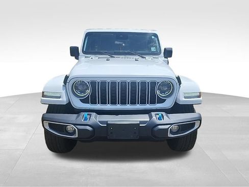 Certified 2024 Jeep Wrangler Unlimited Sahara w/ Technology Group AWD/4WD image 3