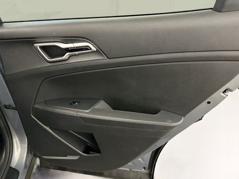 Used 2025 Kia Sportage LX image 30