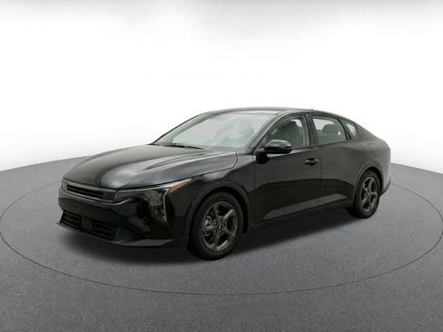 Used 2025 Kia K4 FWD image 3