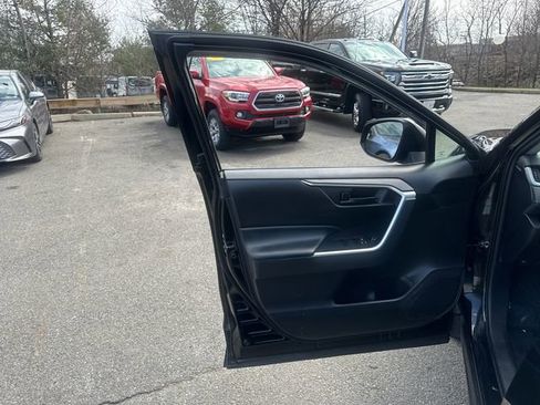Used 2022 Toyota RAV4 LE image 25