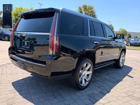 Used 2019 Cadillac Escalade Premium Luxury image 9