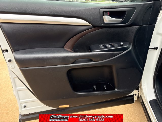 Used 2018 Toyota Highlander XLE w/ Protection Package #3 AWD/4WD image 11