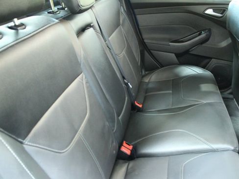 Used 2018 Ford Focus Titanium image 6