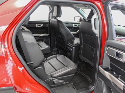 Used 2023 Ford Explorer XLT w/ Equipment Group 202A AWD/4WD image 20