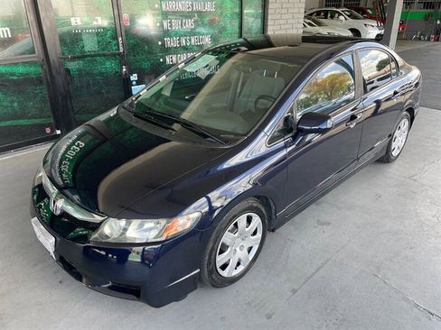 Used 2011 Honda Civic LX image 2