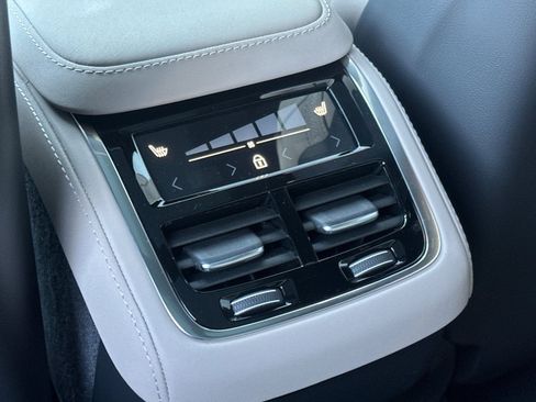New 2026 Volvo XC90 B6 Core image 13