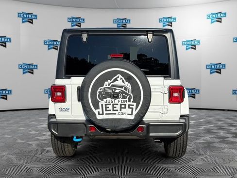 Certified 2024 Jeep Wrangler Unlimited w/ Convenience Group AWD/4WD image 5