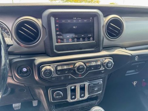 Used 2020 Jeep Wrangler Sport AWD/4WD image 12