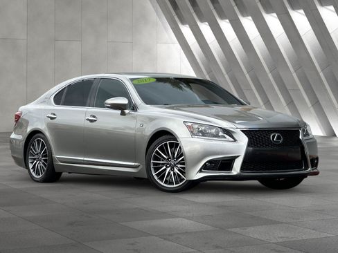 Used 2017 Lexus LS 460 F Sport w/ F Sport Package RWD image 2