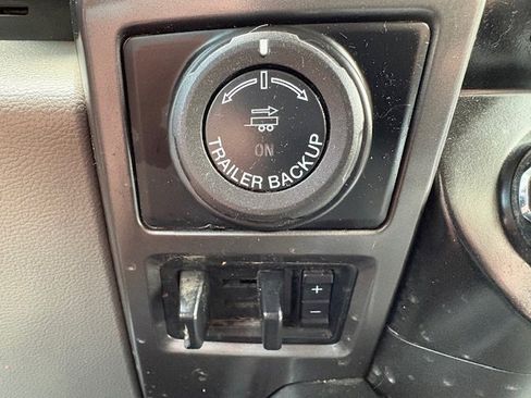 Used 2017 Ford F150 XLT w/ Equipment Group 302A Luxury AWD/4WD image 16