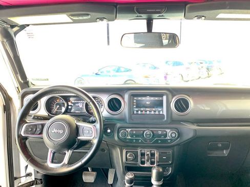 Used 2020 Jeep Wrangler Unlimited Sahara AWD/4WD image 16