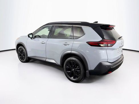 Used 2023 Nissan Rogue SV AWD/4WD image 9