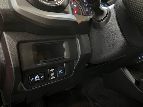 Certified 2018 Toyota Tacoma TRD Off-Road AWD/4WD image 14