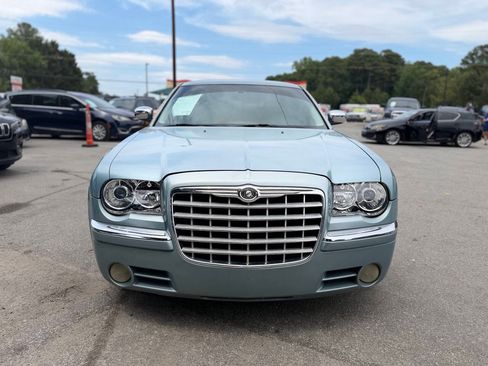 Used 2013 Chrysler 300 RWD image 3