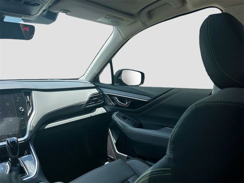 Used 2025 Subaru Outback Onyx Edition image 25