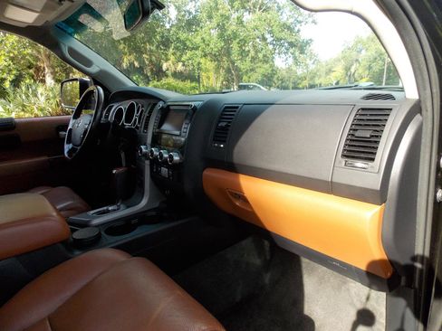 Used 2011 Toyota Sequoia Platinum AWD/4WD image 18