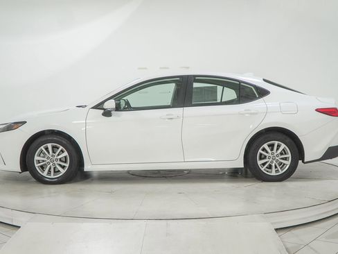 Used 2025 Toyota Camry LE AWD/4WD image 6