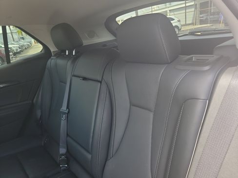 Used 2023 Buick Envision Essence image 17