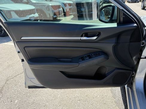 Used 2022 Nissan Altima 2.5 SV image 7