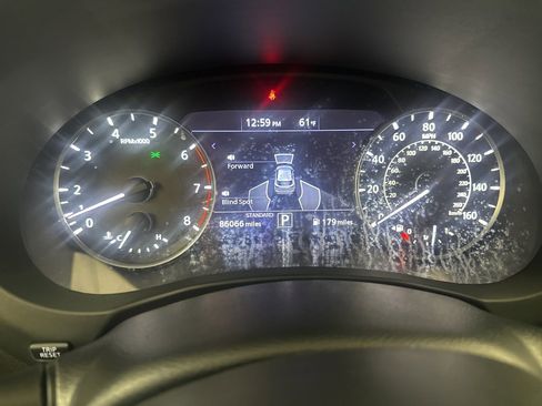 Used 2019 INFINITI QX50 Essential w/ Sensory Package image 12