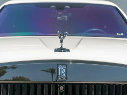 Used 2023 Rolls-Royce Cullinan Black Badge w/ Dark Exterior Package AWD/4WD image 27