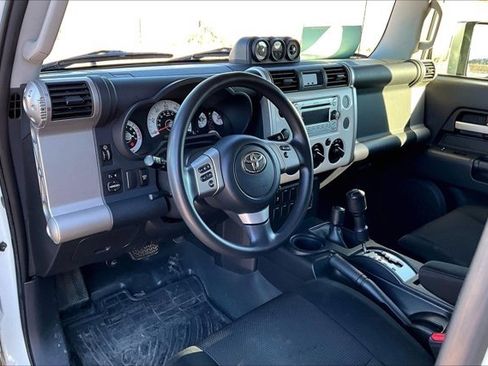 Used 2014 Toyota FJ Cruiser 4WD image 17