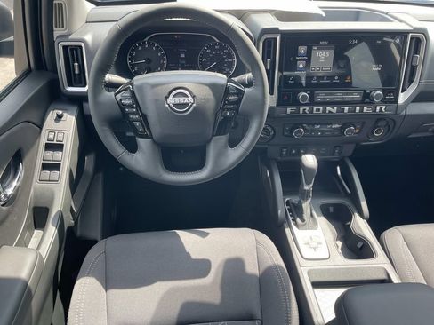 New 2027 Nissan Frontier SV w/ SV Convenience Package AWD/4WD image 13