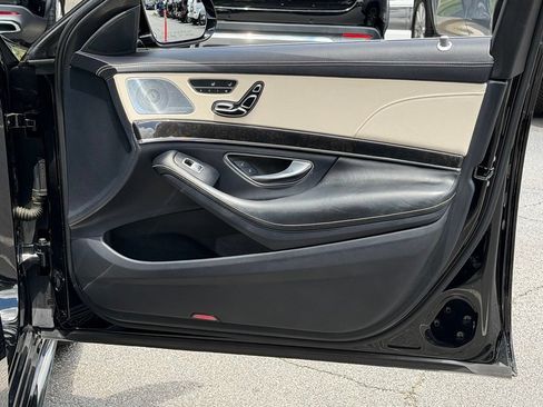 Used 2019 Mercedes-Benz S 450 Sedan image 35