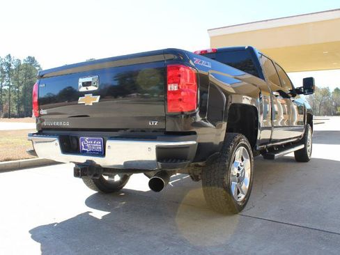 Used 2017 Chevrolet Silverado 2500 LTZ w/ Vortec Plus Package image 17