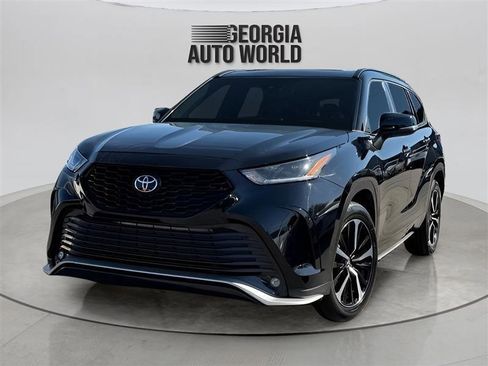 Used 2021 Toyota Highlander XSE FWD image 4