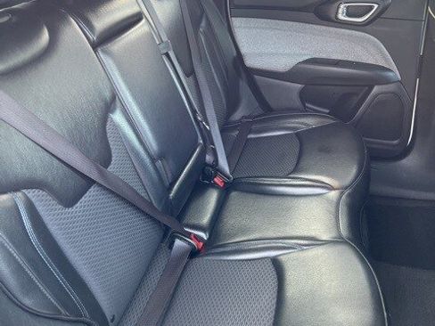 Certified 2023 Jeep Compass Latitude image 12