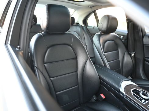 Used 2018 Mercedes-Benz C 300 4MATIC Sedan image 13