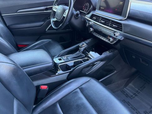 Used 2022 Kia Telluride S image 32