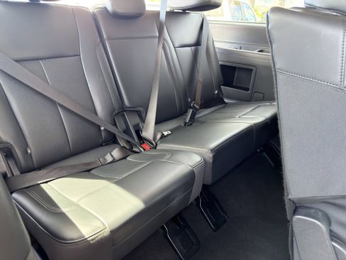 Used 2024 Ford Expedition XLT AWD/4WD image 17