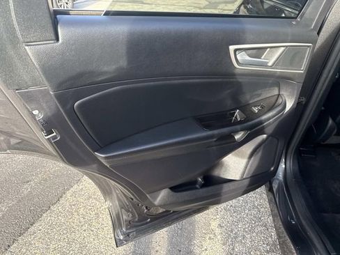 Used 2020 Ford Edge SEL w/ Convenience Package image 19