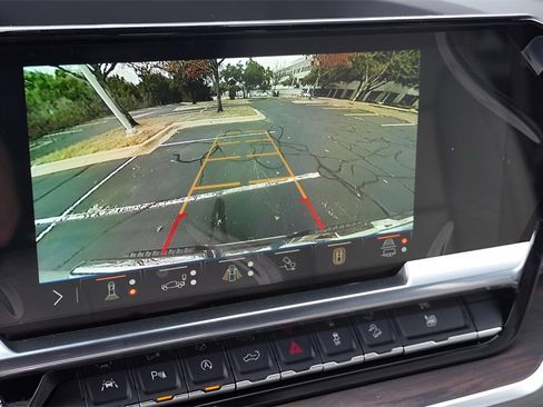 New 2026 GMC Sierra 1500 SLT image 15