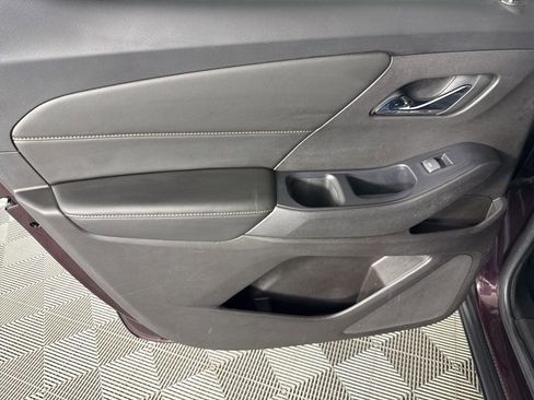 Used 2018 Chevrolet Traverse LT image 27