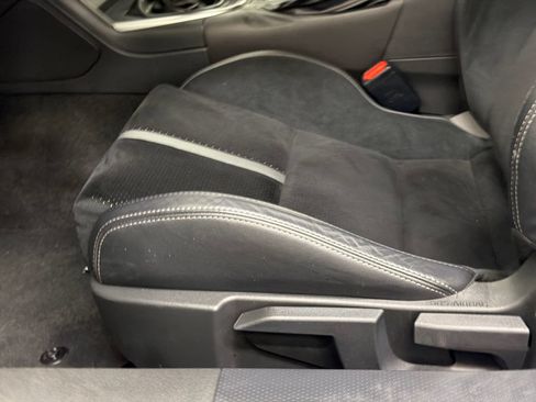 Used 2025 Toyota GR86 Premium RWD image 12