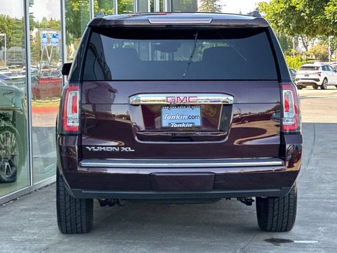 Used 2017 GMC Yukon XL Denali w/ Open Road Package AWD/4WD image 4