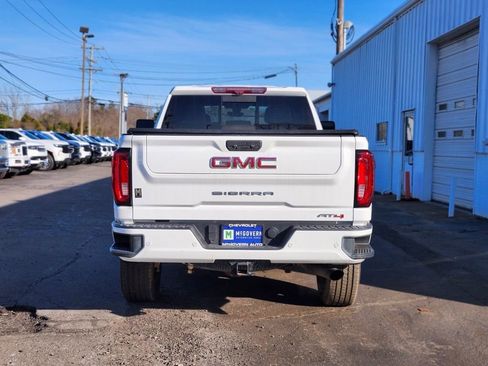 Used 2021 GMC Sierra 2500 AT4 w/ AT4 Premium Plus Package AWD/4WD image 4