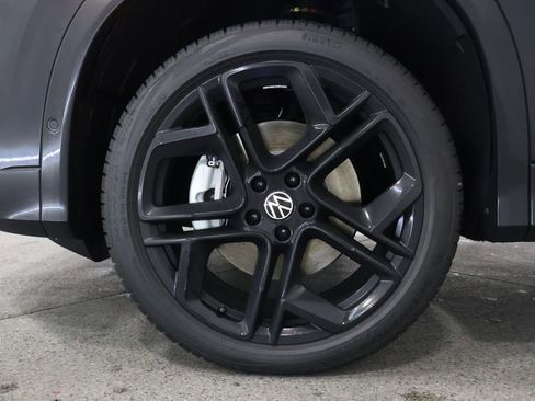 New 2026 Volkswagen Tiguan SE R-Line image 5