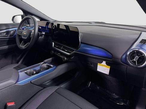 New 2026 Chevrolet Equinox EV LT image 28