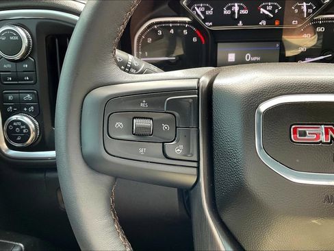 Used 2022 GMC Sierra 1500 AT4 w/ AT4 Preferred Package AWD/4WD image 10